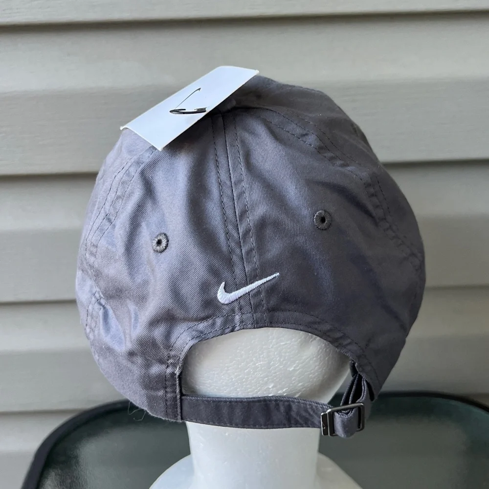 NWT- NIKE Club Cap Golf Strapback Hat GREY Sz M/L